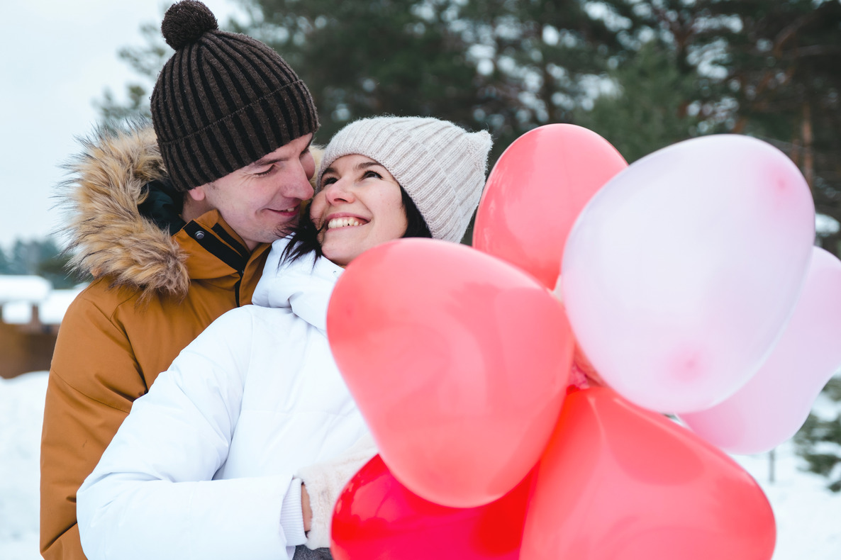 Romantic Gifts that Spark Connection: Finding the Perfect Present for Your Date